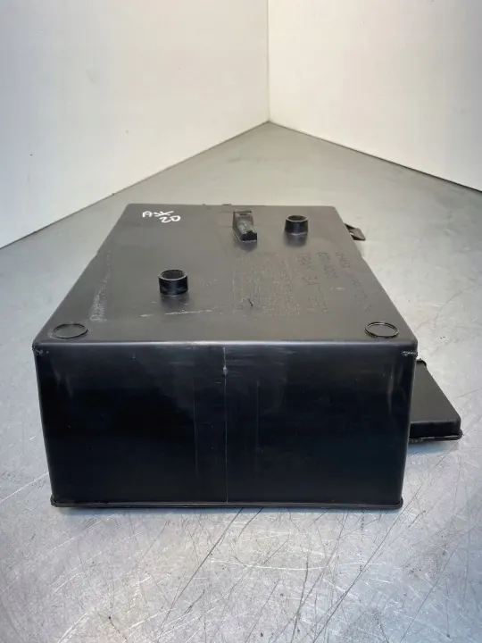 Couvercle batterie Mitsubishi OE 8201A003 - Occasion image 8