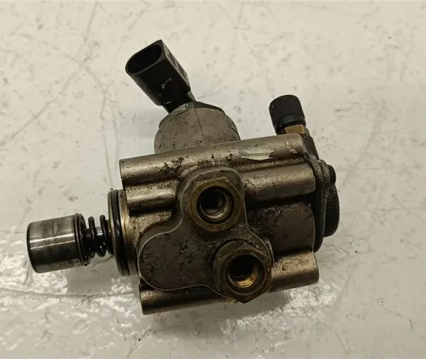 OEM 06F127025D Högtrycksbränslepump Begagnad image 3