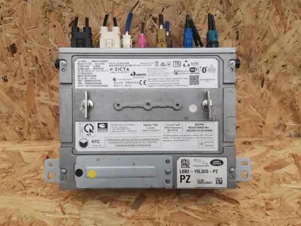 Jaguar F-PACE X761 Lift Radio Nav Lukija L8B2-19L300-PZ image 2