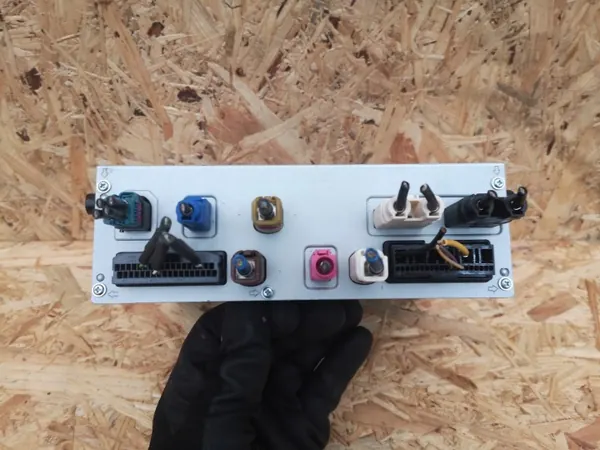 Jaguar F-PACE X761 Lift Radio Nav Lukija L8B2-19L300-PZ image 3