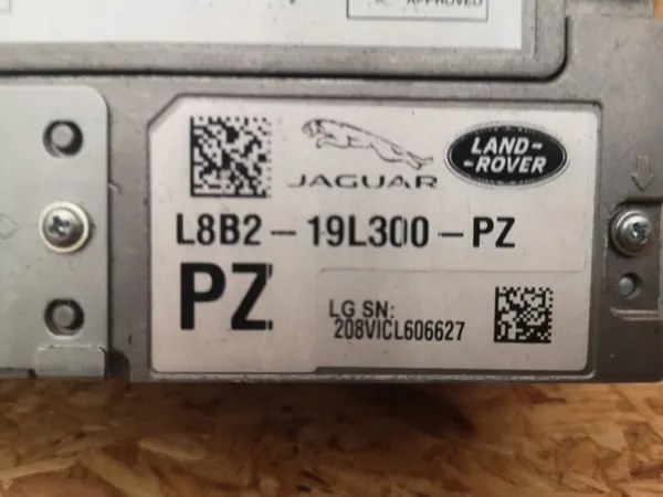 Jaguar F-PACE X761 Lift Radio Nav Lukija L8B2-19L300-PZ image 4