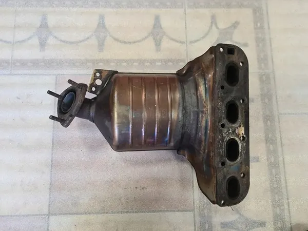 OPEL CORSA E 1.4 XER Coletor de Escape Catalisador 55574237 image 3