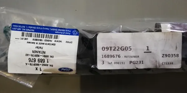 Garniture de fenêtre avant gauche Ford C-Max OEM 1689676 image 8