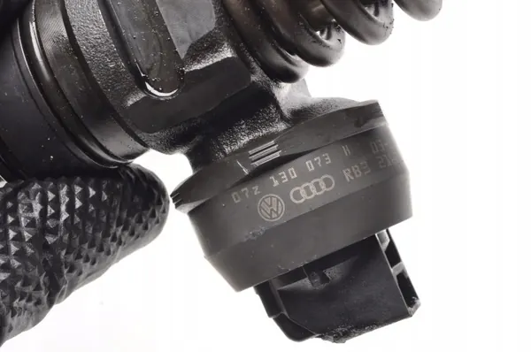 Inyector Unidad Volkswagen OE 07Z130073H Usado image 3
