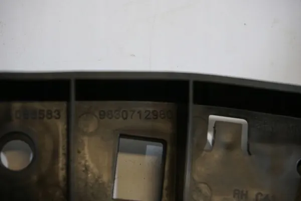 Suporte de para-choque dianteiro direito CITROEN C4 III 9830712980 image 3