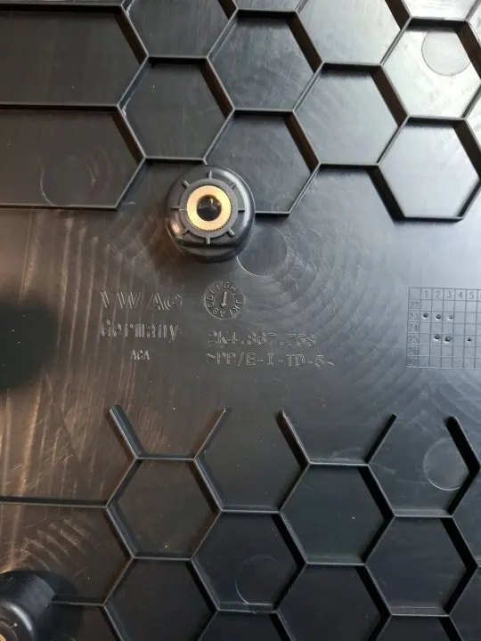 Abdeckung Ford Connect MK3 OEM 2K4867758 - Gebraucht image 3