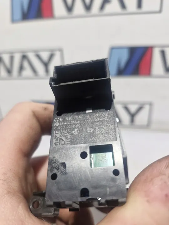 Interrupteur de frein à main BMW F06 F10 F25 F26 6822519 image 3