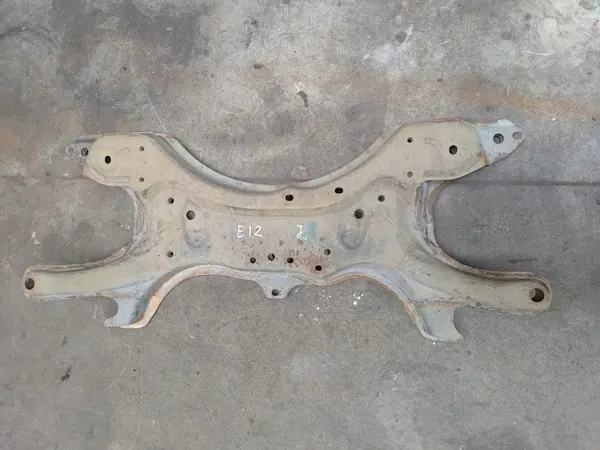 Poutre de suspension avant OEM belka corolla e12 image 2