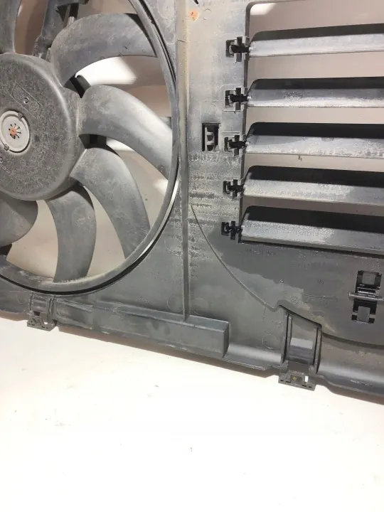 Ventilator Audi Q5 8R OEM 8K0121003Q - Gebruikt image 4