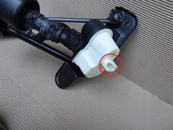 Aktivkohlefilter-Pumpe OEM 4M0201997S - Gebraucht image 5