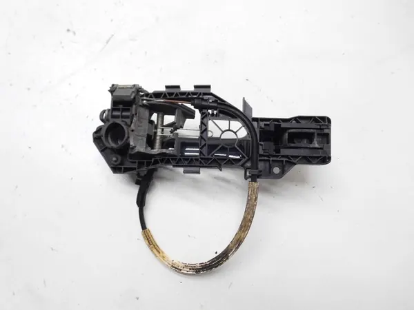 VW Passat B6 B7 vasen takaluukun kahva musta OEM image 4