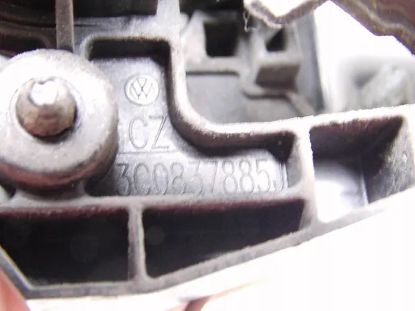 VW Passat B6 B7 vasen takaluukun kahva musta OEM image 5