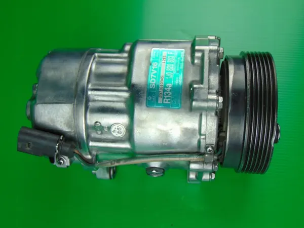 Compresor A/C OEM 1J0820803F para Golf IV 1.9TDI image 6