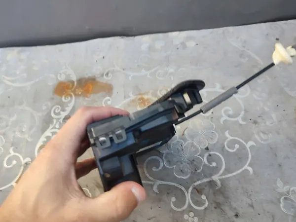 Fram Höger Dörrlås VW Tiguan II image 5