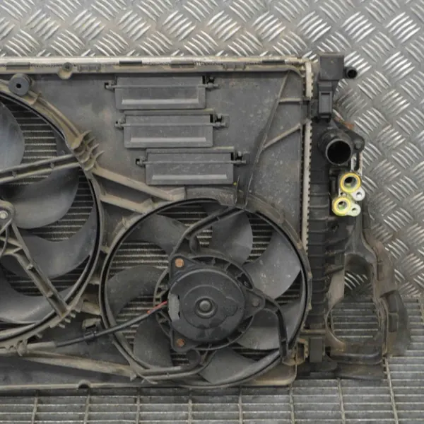 Peças de refrigeração OEM 993836F para Volvo V70 III image 10