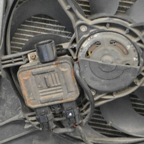 Peças de refrigeração OEM 993836F para Volvo V70 III image 9