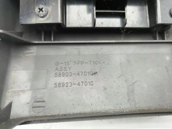 Toyota Prius 2006 Heckbecherhalter OEM 5890347010 image 4
