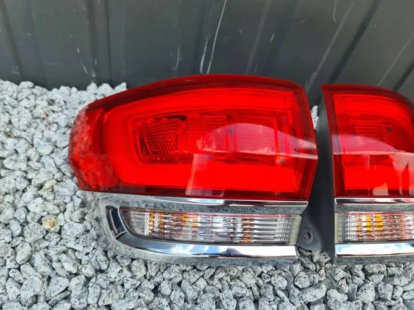 LÁMPARA TRASERA JEEP GRAND CHEROKEE WK2 image 3
