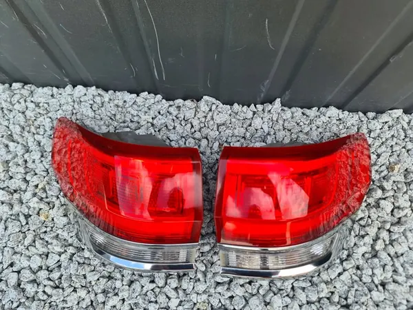 LÁMPARA TRASERA JEEP GRAND CHEROKEE WK2 image 5