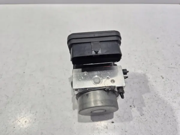 Pompe ABS OEM 44510-10110 pour Toyota C-HR image 3