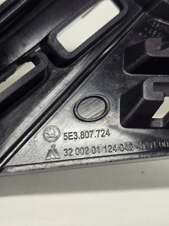 Montagem de Grade Frontal Direita SKODA OCTAVIA 4 5E3807724 image 3