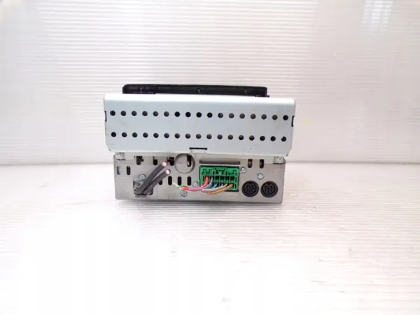 Käytetty Volvo CD-radio OEM 8651155 V70 II/S60 I image 3