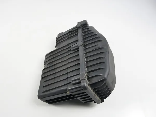 Ilmansuodattimen kotelo Peugeot 208 15-19 1.2 VTI image 8