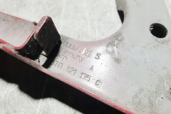 Fram vänster skärmfäste AUDI A5 (8T3) 8T0821135C image 2