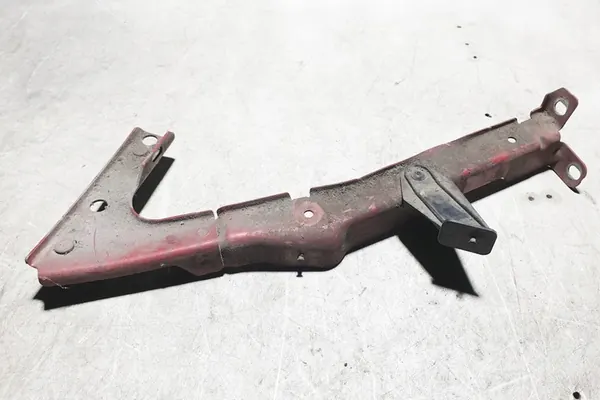 Fram vänster skärmfäste AUDI A5 (8T3) 8T0821135C image 3