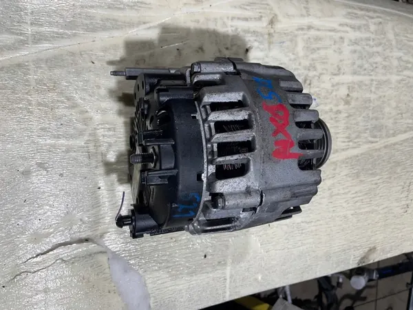 VW AUDI SKODA SEAT 2.0 TDI Vaihtovirtageneraattori image 2