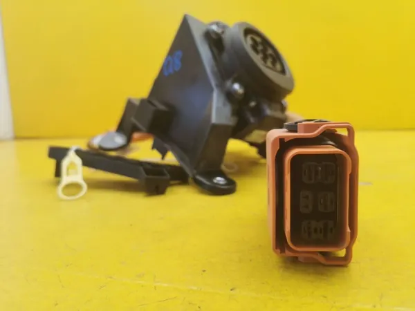 Audi Q8 Ladekabel OEM 4M8971093 - Gebraucht image 3