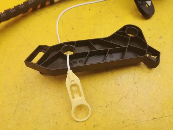 Audi Q8 Ladekabel OEM 4M8971093 - Gebraucht image 4
