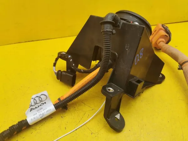 Audi Q8 Ladekabel OEM 4M8971093 - Gebraucht image 5