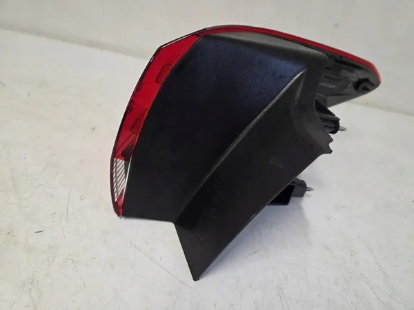 Lámpara Trasera Izquierda Opel Astra K Lift Kombi 19-> OEM 39077376 image 7