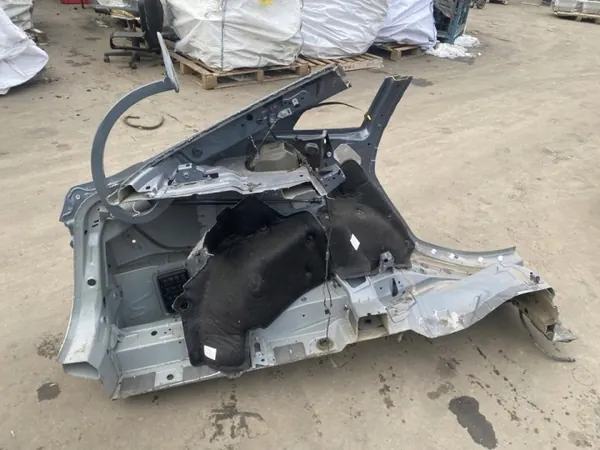 Painel lateral traseiro esquerdo BMW OEM 246416 F44 Gran Coupé image 3