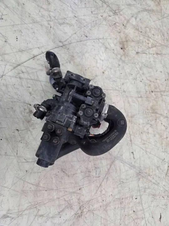 Audi OE lämmitysventtiili OEM 4E0959617A - Käytetty image 3