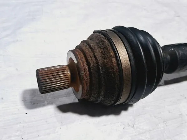 Fram höger drivaxel Skoda Octavia II 1.4 TSI image 2