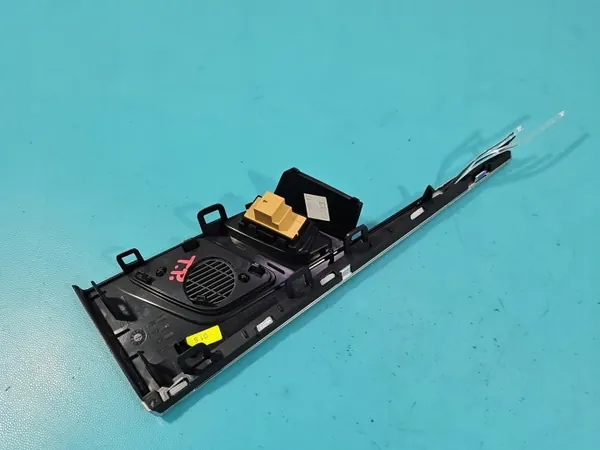 OEM 8W0959524B Höger Bakdörr Handtagsljus Audi A4 B9 image 4