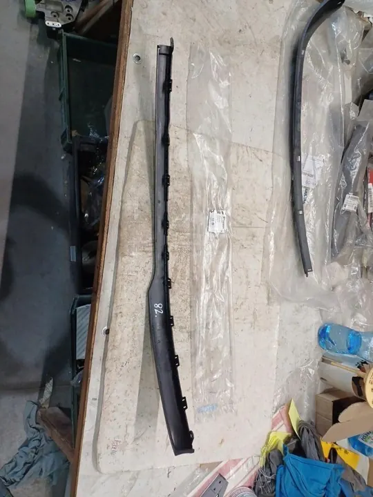 OPEL CORSA E Framskärms Spoiler Höger 39003611 OE image 2