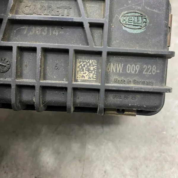 Actuador Turbo OEM 30774070 para Volvo image 6