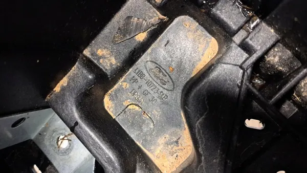 Ford OEM L1BB-10723-BB Bac à Batterie Puma MK2 image 4