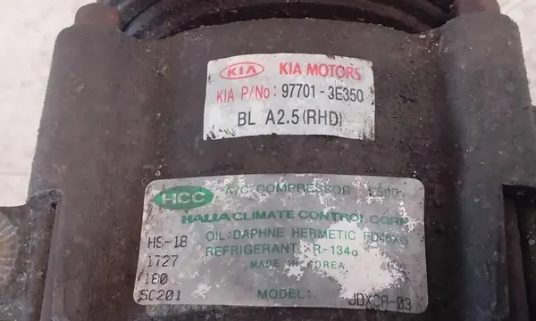 Compresseur AC KIA SORENTO I 2.5L diesel 2008 OEM 977013E350 image 3