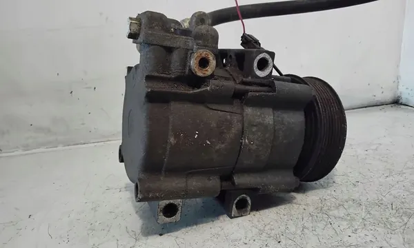 Compresseur AC KIA SORENTO I 2.5L diesel 2008 OEM 977013E350 image 4