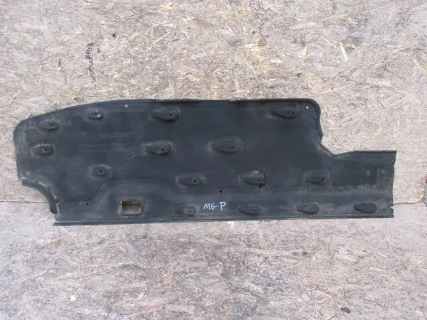 Maserati Ghibli III 2016 Underredsskydd Höger 670030796 image 2