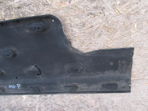 Maserati Ghibli III 2016 Underredsskydd Höger 670030796 image 3