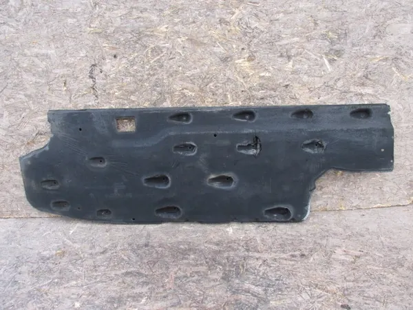 Maserati Ghibli III 2016 Underredsskydd Höger 670030796 image 5