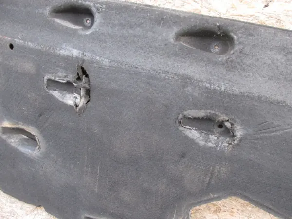 Maserati Ghibli III 2016 Underredsskydd Höger 670030796 image 6