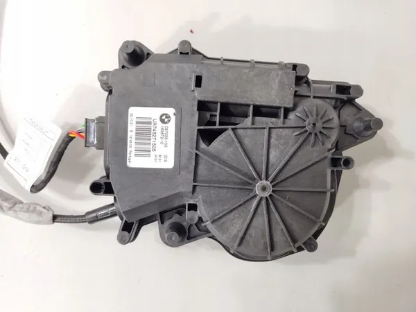 BMW 8 G14 2022 Elektrisk Baklucka Aktuator OEM 7441014 image 2