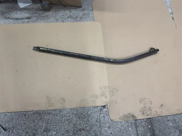 Trilho Guia Inferior OEM 7700312377G Porta Corrediça image 3