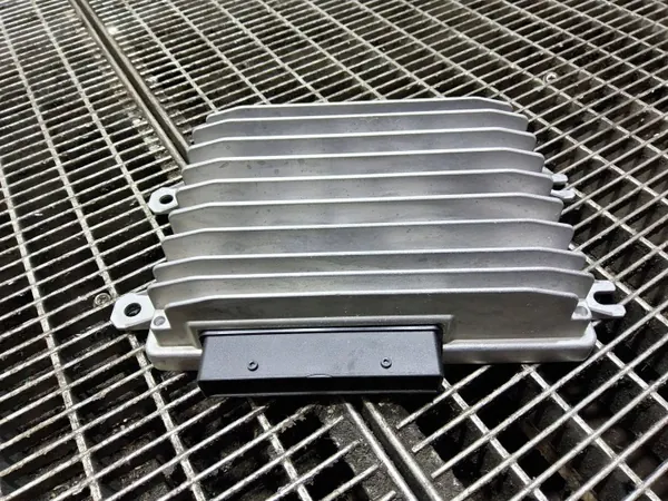 Audi Q4 e-tron 2022 Audioversterker OEM 8Y0035465A image 3